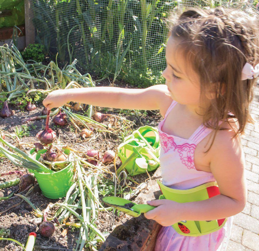 GREEN METAL BUCKET | BIGJIGS