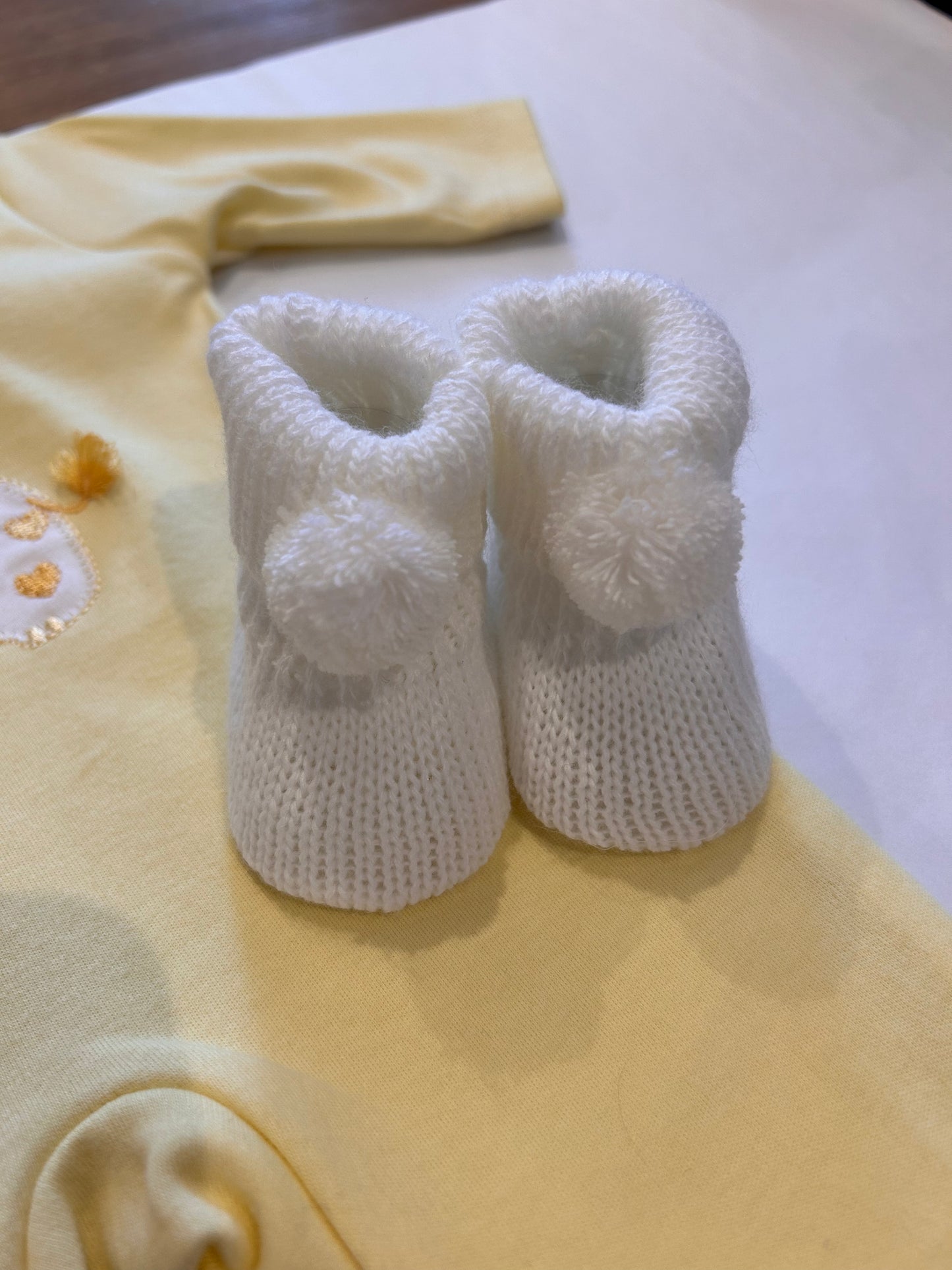 HELLO BABY! NEUTRAL 3-PIECE GIFT SET | ANNABEL'S OF CRANBROOK
