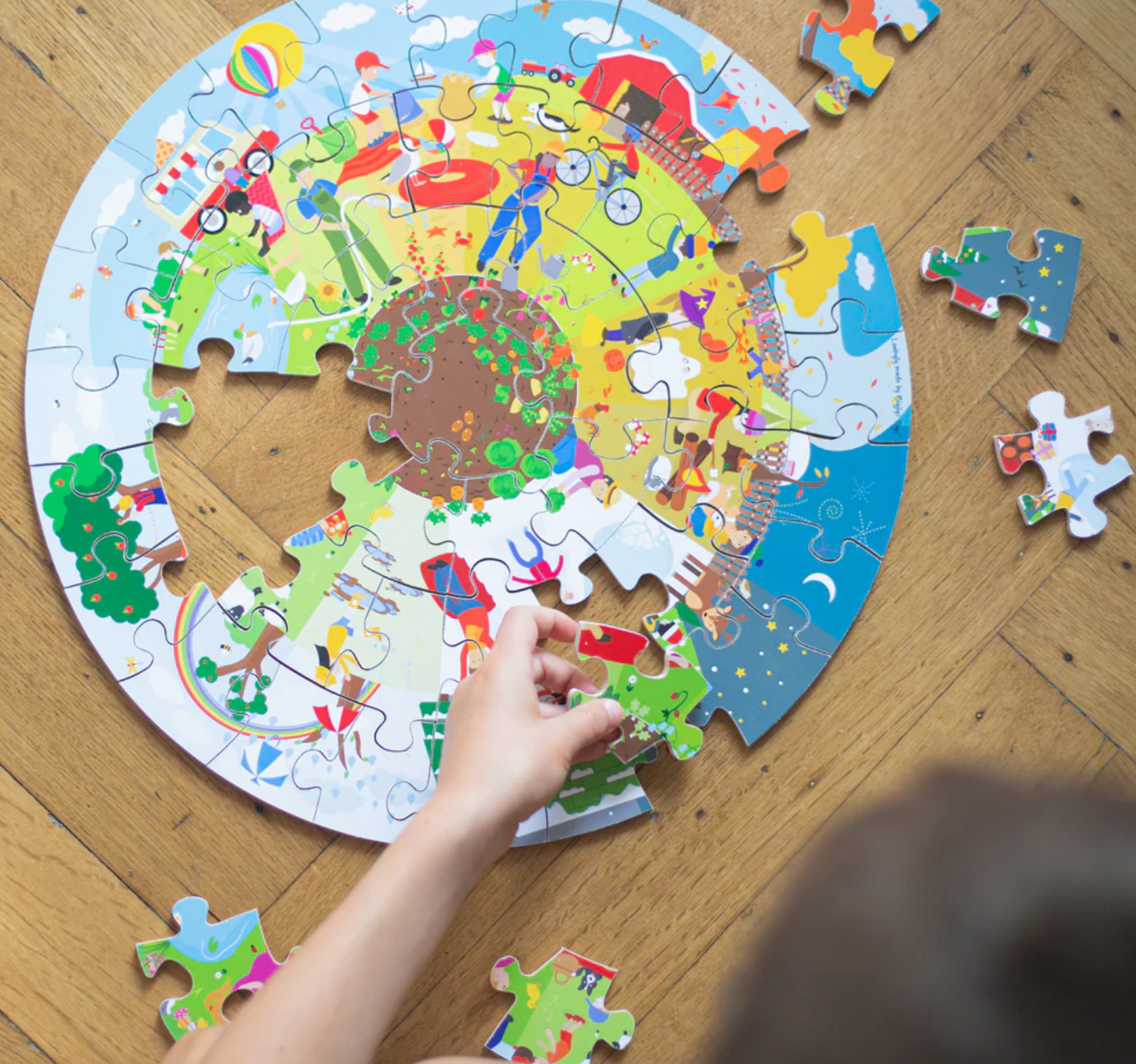 SEASONAL CIRCULAR FLOOR PUZZLE