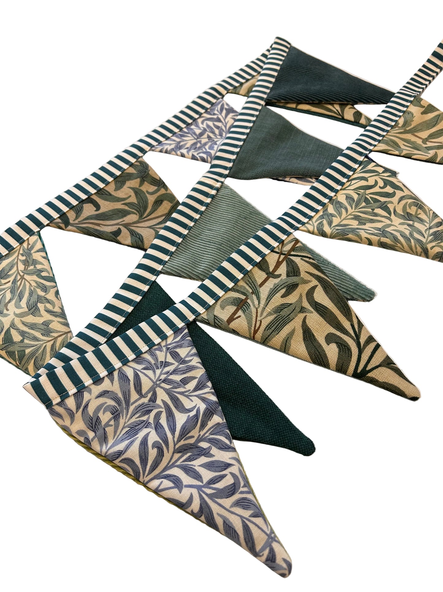 WILLIAM MORRIS FABRIC & BLUE VELVET BUNTING | THE SUSSEX BUNTING COMPANY