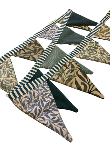WILLIAM MORRIS FABRIC & BLUE VELVET BUNTING | THE SUSSEX BUNTING COMPANY
