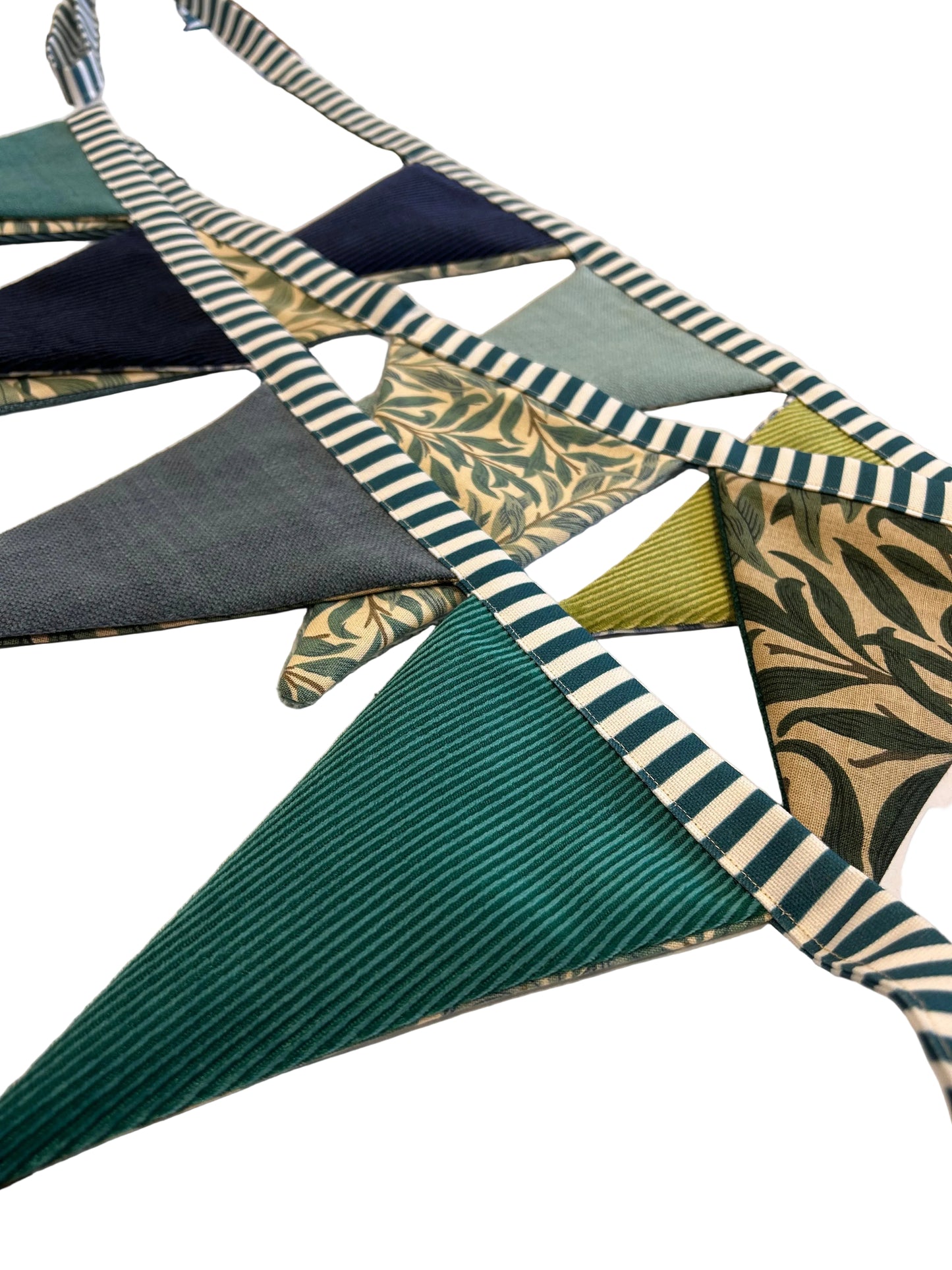 WILLIAM MORRIS FABRIC & BLUE VELVET BUNTING | THE SUSSEX BUNTING COMPANY