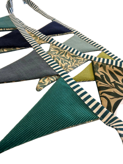WILLIAM MORRIS FABRIC & BLUE VELVET BUNTING | THE SUSSEX BUNTING COMPANY