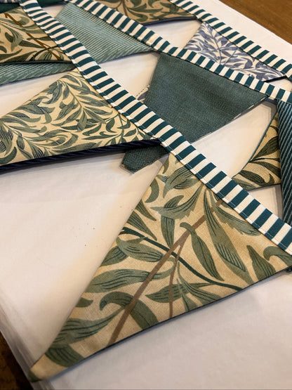 WILLIAM MORRIS FABRIC & BLUE VELVET BUNTING | THE SUSSEX BUNTING COMPANY