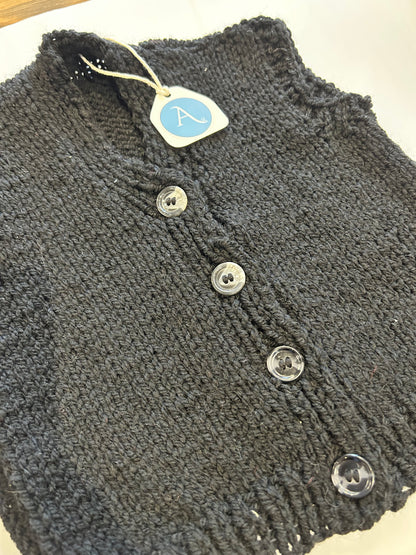 PLAIN BLACK GILET - 1-2 YEARS