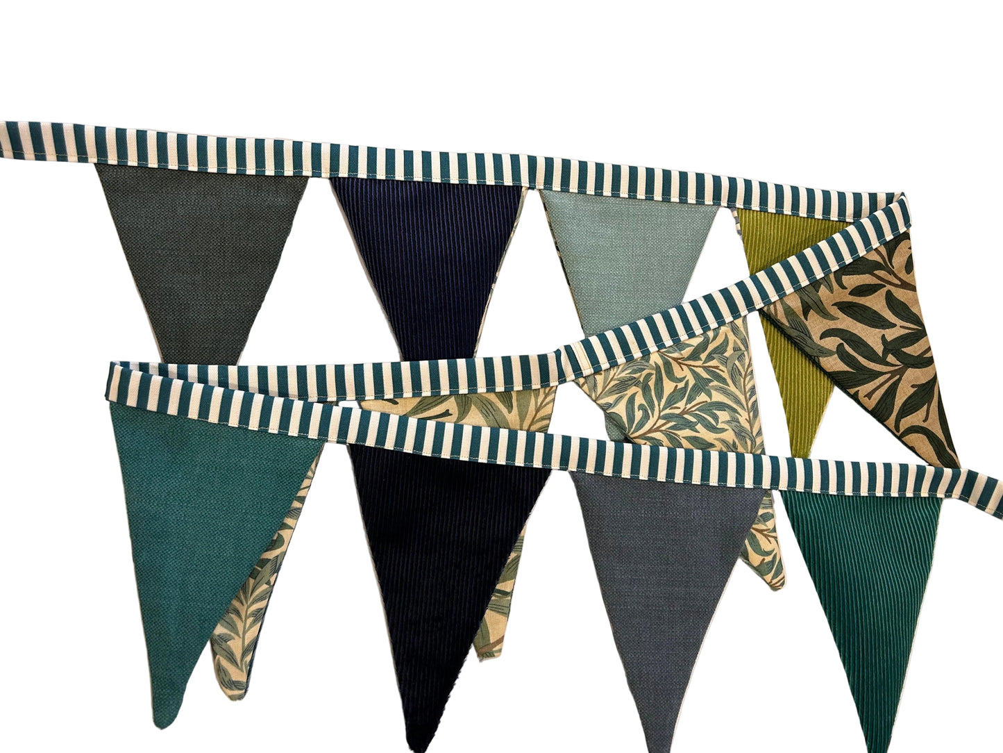 WILLIAM MORRIS FABRIC & BLUE VELVET BUNTING | THE SUSSEX BUNTING COMPANY