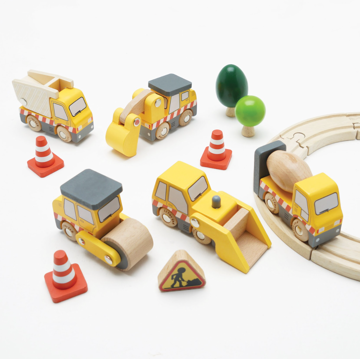 Set of wooden toy construction vehicles and accessories on a white background. CONSTRUCTION WOODEN TOY CARS, TRUCKS & DIGGERS | LE TOY VAN