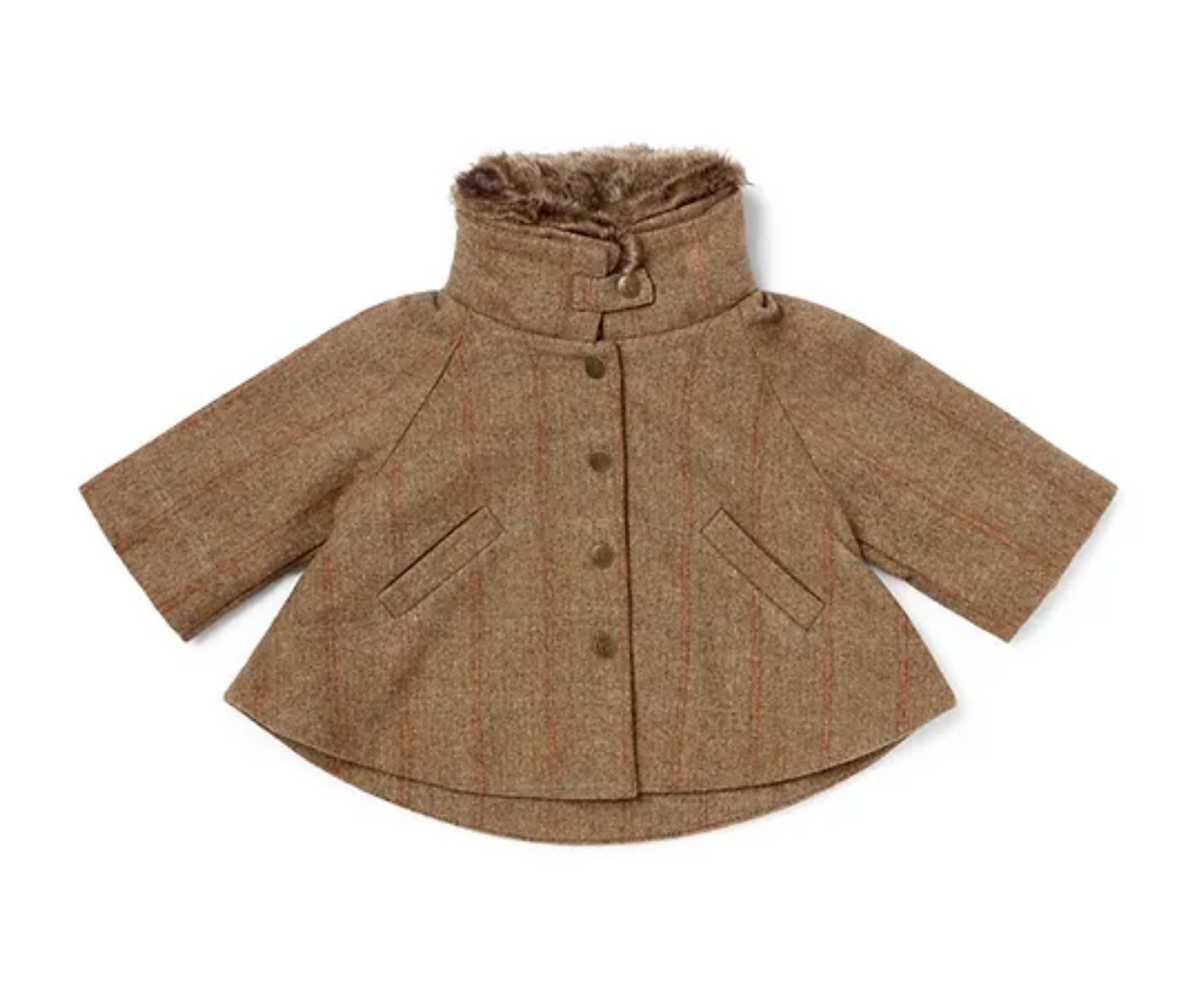 Front flat-lay — full cape silhouette, poppers, pockets, faux fur collar