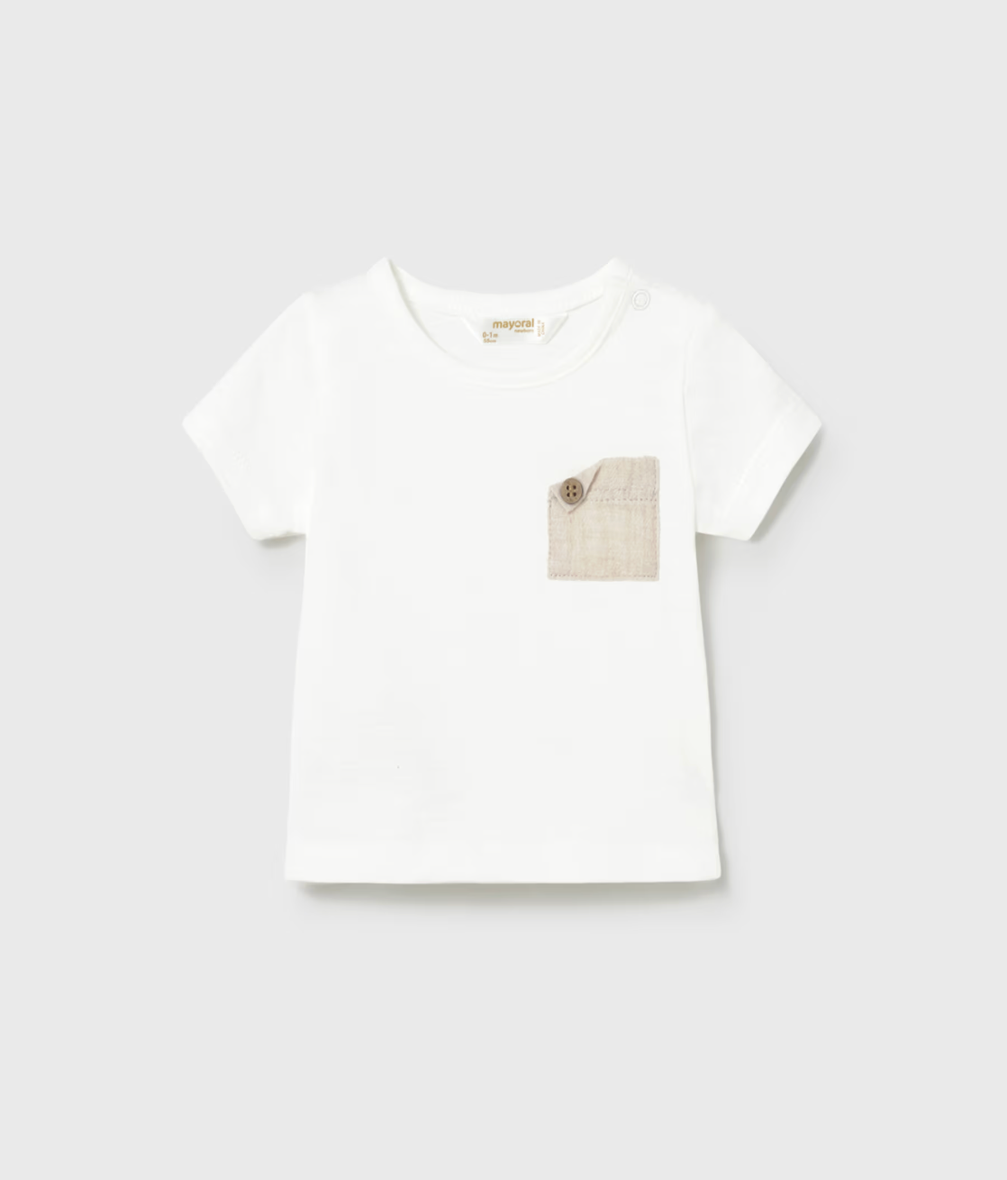 BABY White t-shirt with a pocket on a white background. NEUTRAL BABY SHORTS WITH VEST AND T-SHIRT SET | MAYORAL