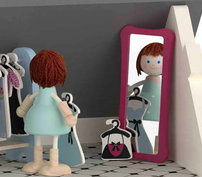 CLASSIC WORLD VINTAGE DOLLS HOUSE