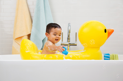 INFLATABLE DUCK BATH TUB | MUNCHKIN