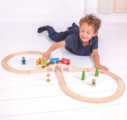 Bigjigs Rail wooden Figure of Eight Train Set for children aged 3 years and over; complete track layout with engine, carriages and railway accessories
