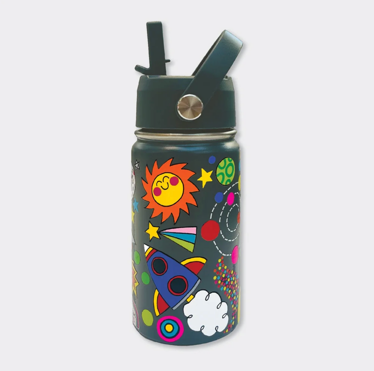 Reverse of Rachel Ellen Space dark navy bottle with raised straw and carry handle angled right; smiling yellow sun with orange rays and pink cheeks above blue rocket with red fins, white exhaust cloud, rainbow shooting star, colourful planets and dotted white orbital paths.