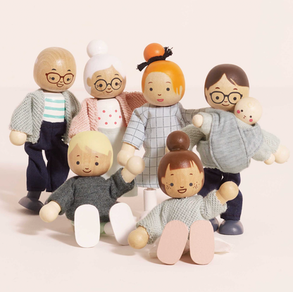 Set of wooden dolls with different hairstyles and clothing on a light background WOODEN DOLLS HOUSE FAMILY | LE TOY VAN