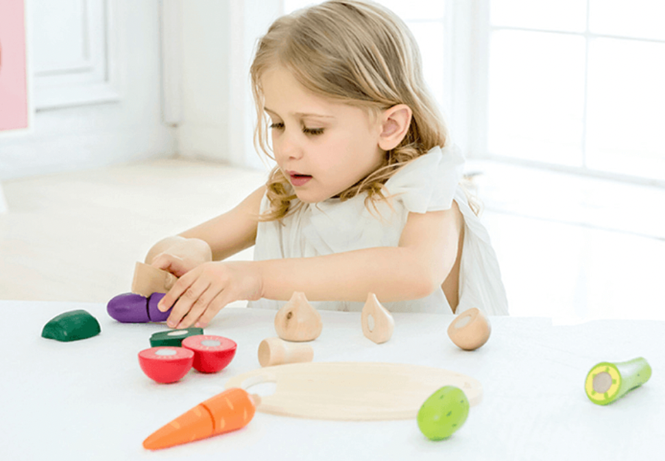 WOODEN TOY CUTTING VEGETABLES | CLASSIC WORLD