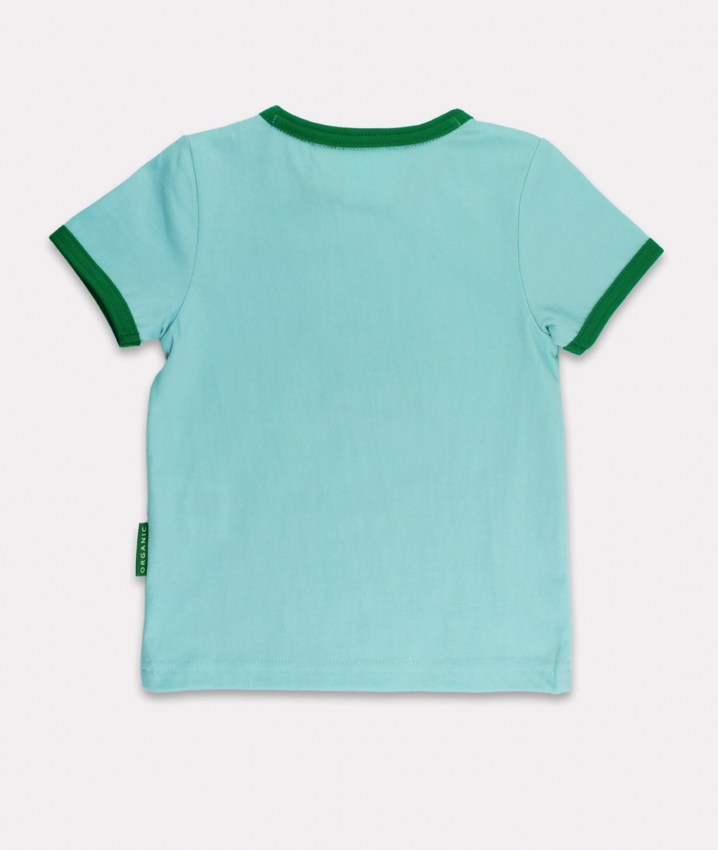 detailed view of the convenient shoulder neck popper snap fasteners on the Toby Tiger baby blue organic shirt.